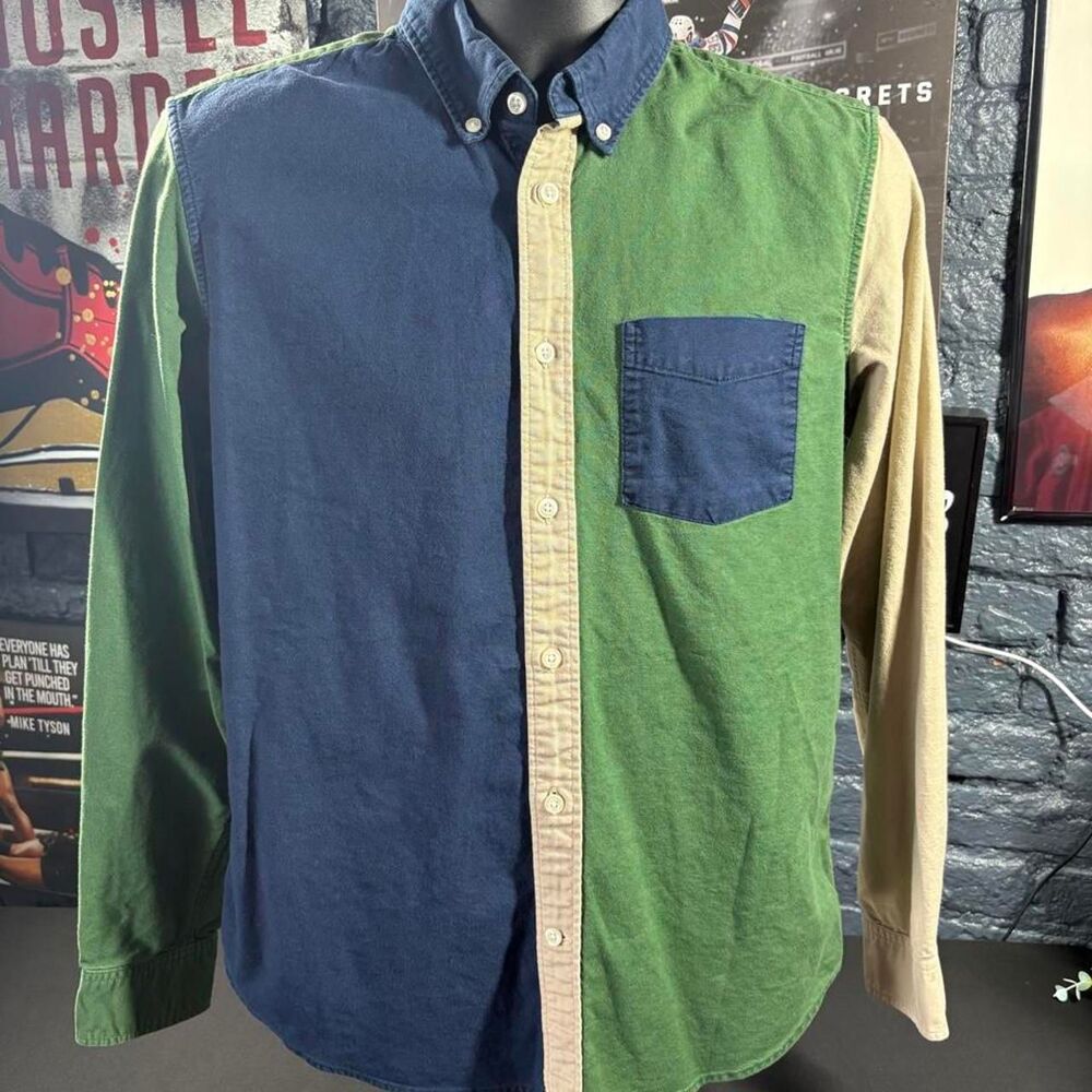 GAP Fall 2022 Color Block Oxford Button Down Shirt - Men’s Small